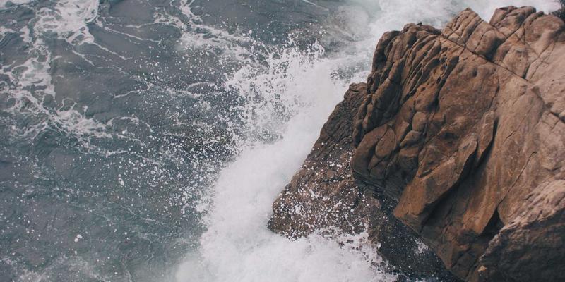 南特美食地图：探索布列塔尼可丽饼、白黄油酱与海鲜餐厅的法国旅游文化史