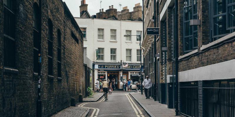 法国卢瓦尔河谷旅行指南：南特慕斯卡德产区的风味探索与酒庄参观全攻略